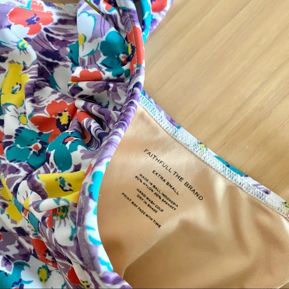 Faithfull the brand Hanna ruffled floral swimsuit - Picture 5 of 7